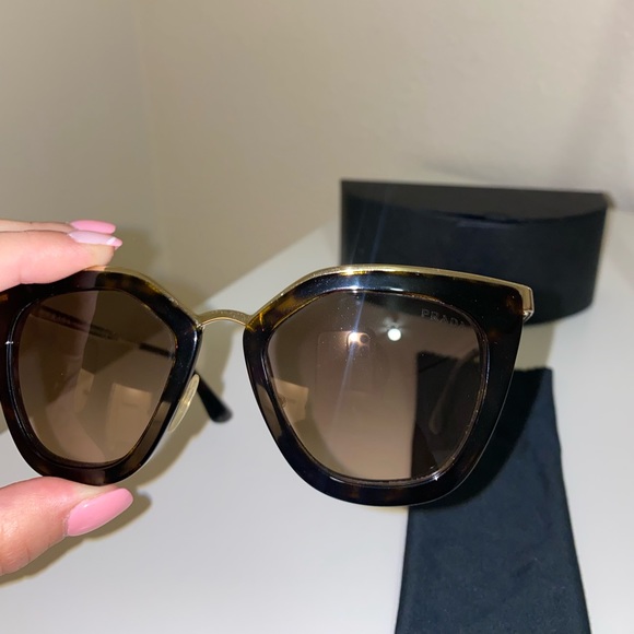 PRADA PR53SS Sunglasses - Picture 4 of 8